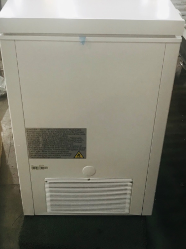 Photo 3 of ***PARTS ONLY*** Midea MRC050S0AWW Chest Freezer, 5.0 Cubic Feet, White
