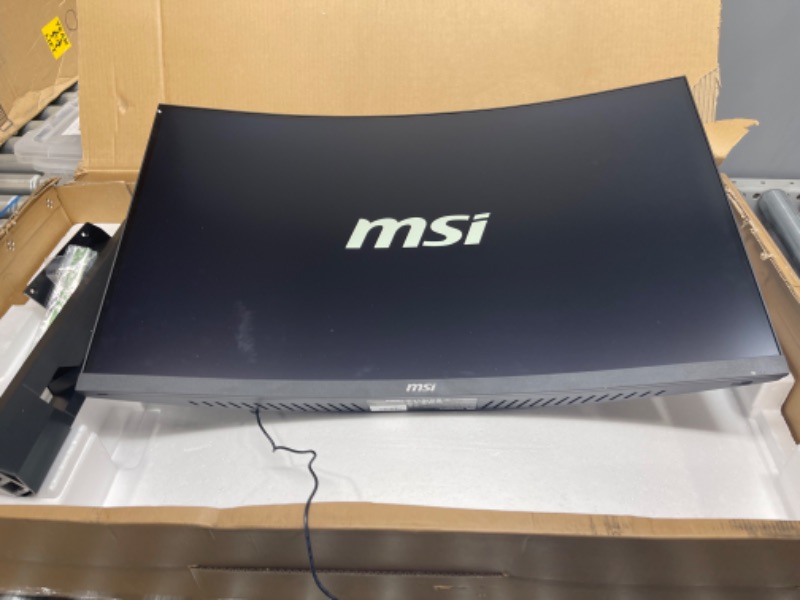 Photo 2 of MSI Optix MAG322CQR 31.5" WQHD Yes LED Gaming LCD Monitor - 16:9
