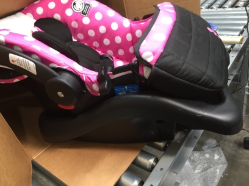 Photo 1 of Disney Baby Minnie Mouse Light 'n Comfy 22 Luxe Infant Car Seat (Dot)
