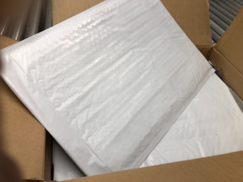Photo 1 of mailers poly bags 10x13 40ct
