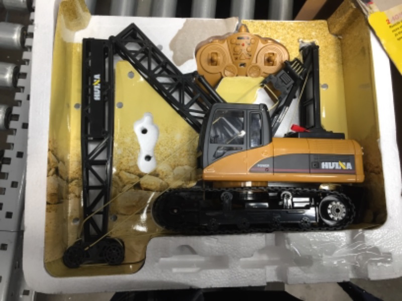 Photo 2 of Fistone RC Truck Crawler Tower Crane Hoist Dragline Die-cast Model Lifiting Cable Remote Control Excavator Tractor Digging Engineering Toy Construction Vehicle
