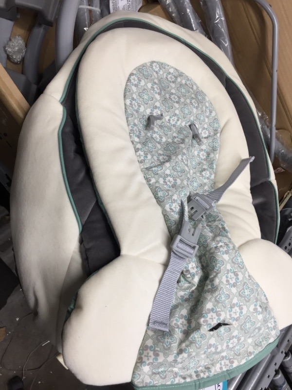 Photo 5 of Graco DuetSoothe Swing and Rocker