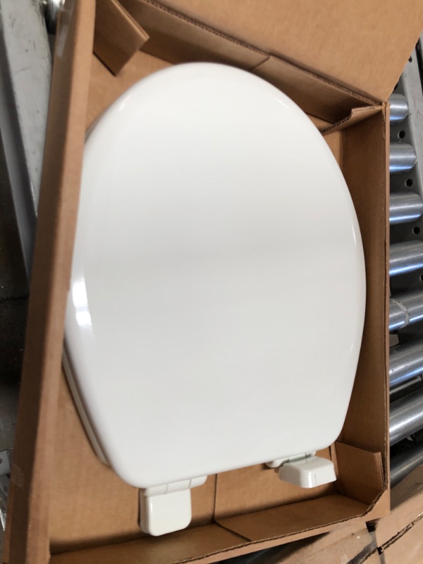 Photo 2 of 
Mayfair white toilet seat