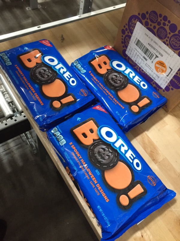 Photo 1 of *EXPIRED Jan 25 2022*
OREO Orange Creme Chocolate Sandwich Halloween Cookies, 5 Halloween Cookie Designs, 1.25 lb, 3 Packs
