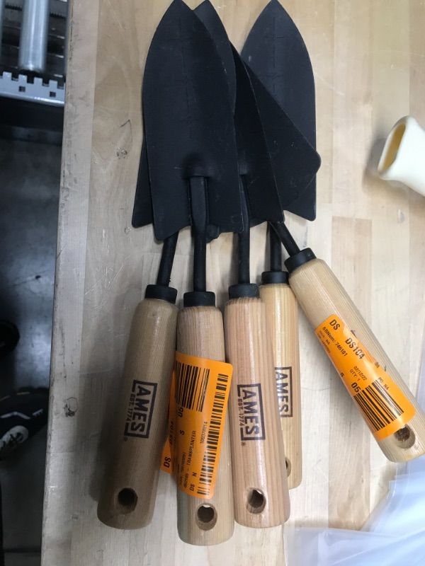 Photo 1 of 2446200 WOOD HAND TRANSPLANTER / 4 PACK