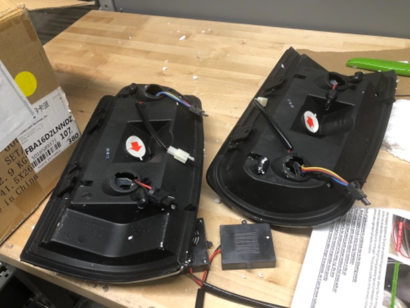Photo 1 of Led Tail Lights for 2000-2006 Chevy Suburban, 2000-2006 Chevy Tahoe, ROXX Taillights Assembly Pair for 2000-2006 GMC Yukon, Rear Lights ***BROKEN WIRES*** Replacements Driver & Passenger Side (Smoked)