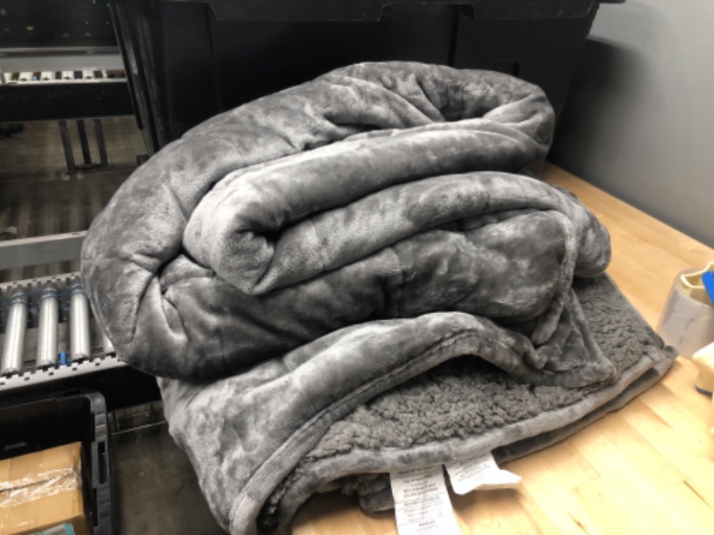 Photo 1 of **SLIGHTLY DIFFERENT FROM STOCK PHOTO**
Weighted Blanket for Adults, Oeko-Tex Certified Thick Fuzzy Bed Blanket, Heavy Reversible Soft Fluffy Plush Blanket with Premium Glass Beads 60X80 Inches, Grey
