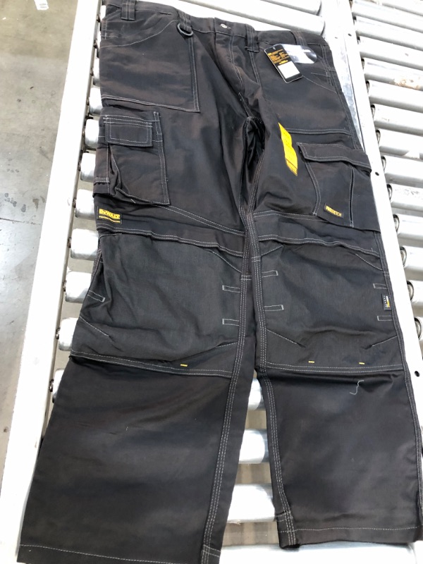 Photo 3 of DEWALT ProTradesman Combo Men's 38 in. W X 31 in. L Black Polyester/Cotton/Elastane Stretch Work Pant with Knee Pad
