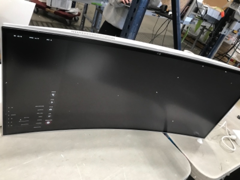 Photo 5 of LG 37.5" 21:9 UltraWide Curved IPS Monitor