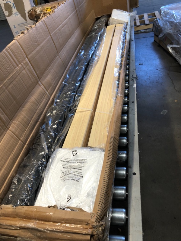 Photo 1 of queen 60' x 80' Zinus 4 Inch Low Profile Metal Smart Box Spring / Mattress Foundation / Wood Slat Support / Easy Assembly, Queen