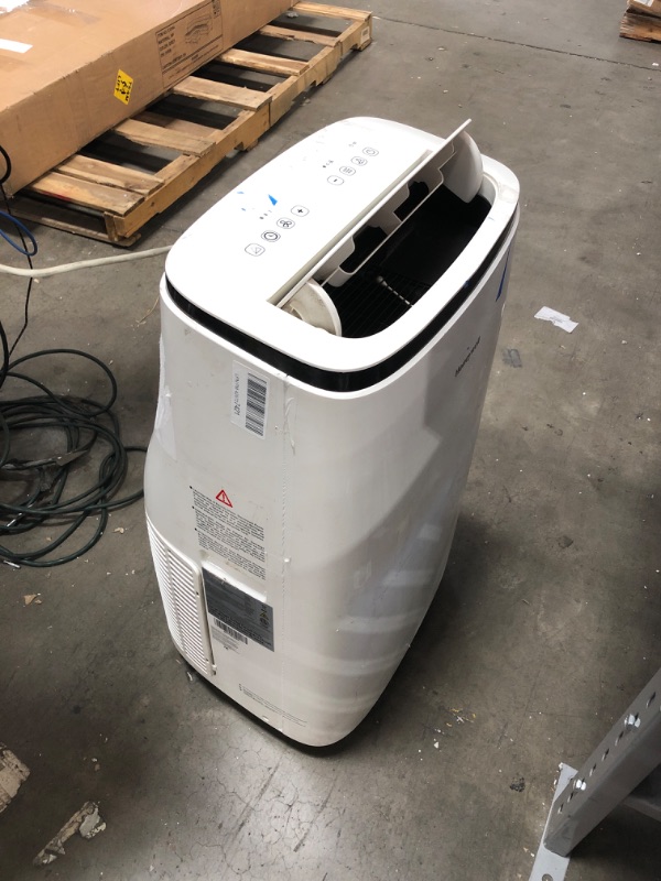 Photo 2 of (NON-FUNCTIONAL EXHAUST; MISSING ALL ATTACHMENTS/REMOTE)
Honeywell 15,000 BTU Portable Air Conditioner with Dehumidifier & Fan Cools Rooms Up To 775 Sq. Ft. with Remote Control, HJ5CESWK0, White/Black
