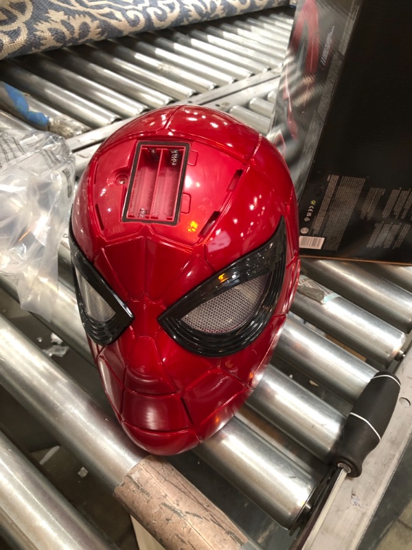 Photo 2 of Marvel Legends Series Spider-Man Iron Spider Electronic Helmet
