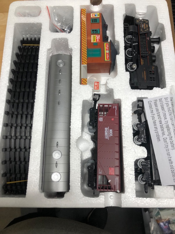 Photo 4 of Baby Home Kids Train Set ?Electric Metal Alloy Train Toy for Boys Girls w/ Smokes, Lights & Sound, w/ Steam Locomotive Engine, Cargo Cars & Tracks