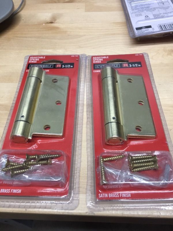 Photo 2 of 2 pc Everbilt
4 in. Square Satin Brass Adjustable Spring Door Hinge