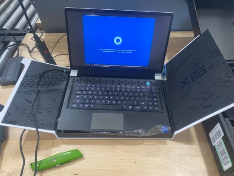 Photo 3 of Alienware x15 R1, 15.6 inch FHD 360Hz Non-Touch Gaming Laptop - Intel Core i7-11800H, 16GB DDR4 RAM, 1TB SSD, NVIDIA GeForce RTX 3070 8GB GDDR6, Windows 10 Home - Lunar Light
