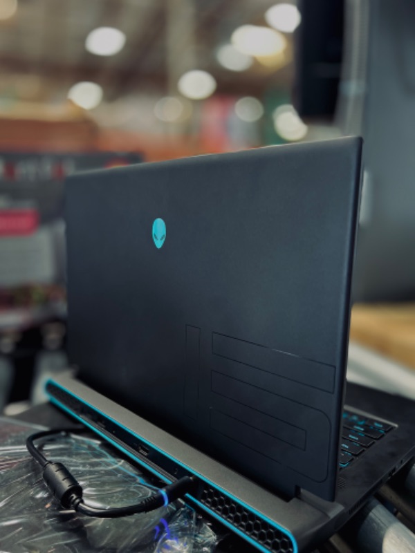 Photo 2 of Alienware M15 R6 Gaming Laptop, 15.6 inch QHD 240Hz Display, Intel Core i7-11800H, 32GB DDR4 RAM, 1TB SSD, NVIDIA GeForce RTX 3080 8GB GDDR6, Windows 11 Home, Dark Side of The Moon