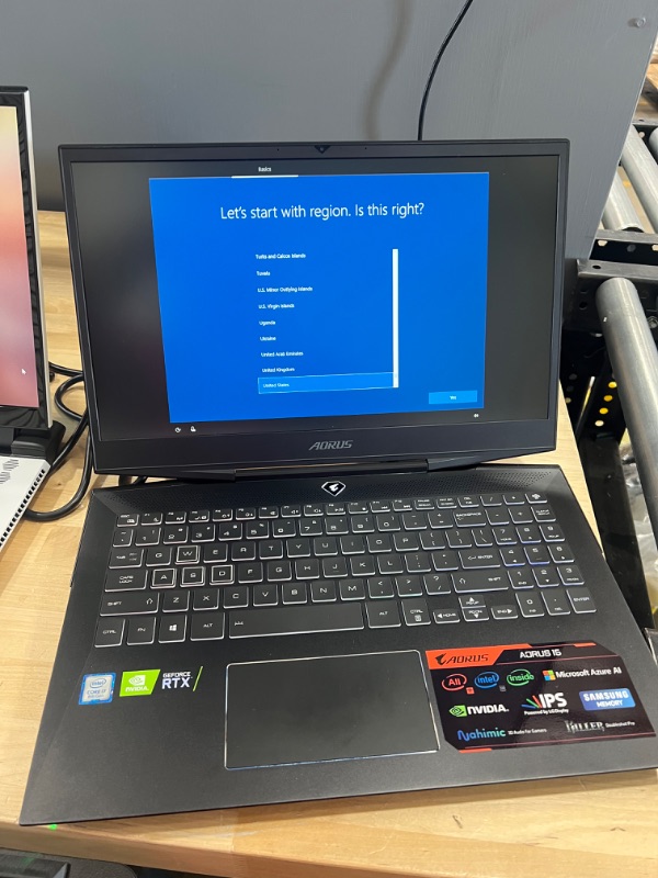 Photo 6 of GIGABYTE - 15.6" Gaming Laptop - Intel Core i7 - 16GB Memory - NVIDIA GeForce RTX 2070 - 500gb  Hard Drive - Black