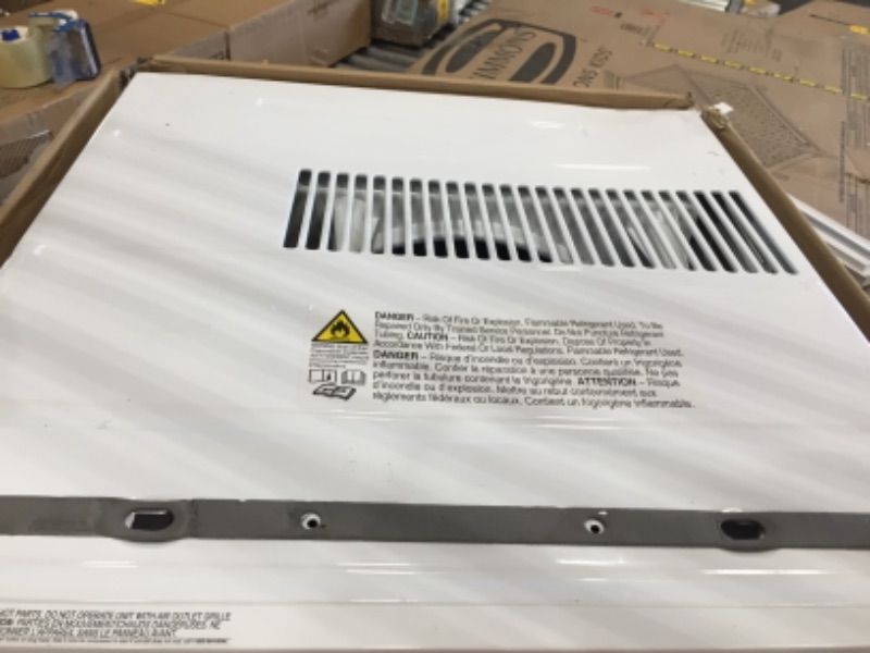 Photo 4 of ***PARTS ONLY*** Frigidaire 15,000 BTU Connected Window-Mounted Room Air Conditioner