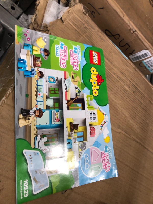 Photo 4 of LEGO DUPLO Town Modular Playhouse 10929 Dollhouse with Furniture and a Family, Great Educational Toy for Toddlers (130 Pieces), Multicolor
- Missing // loose hardware - components 