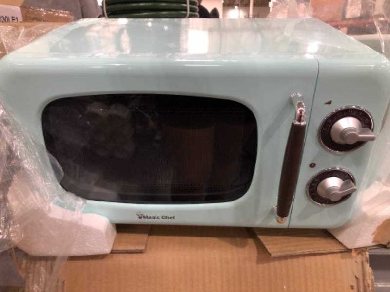 Photo 8 of Magic Chef Retro 0.7 cu. ft. Countertop Microwave in Mint Green