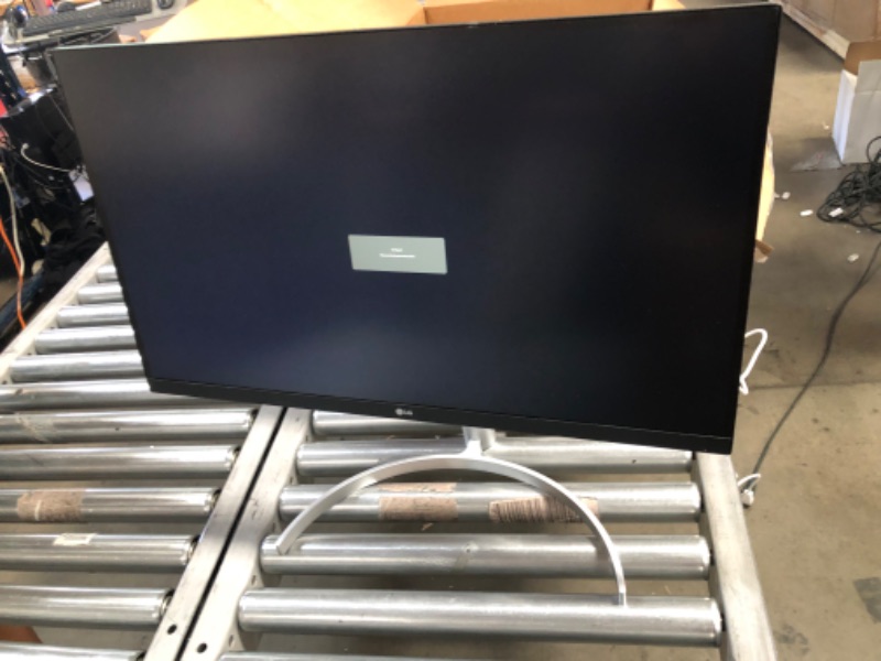 Photo 1 of **** minor chip on monitor***
LG 27UN850-W Ultrafine UHD (3840 x 2160) IPS Display, VESA DisplayHDR 400, sRGB 99% Color, USB-C with 60W Power Delivery, 3-Side Virtually Borderless Design, Height/Pivot/Tilt Adjustable Stand
