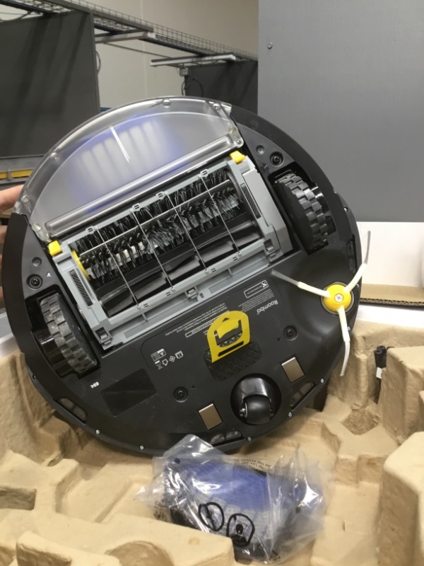 Photo 1 of iRobot Roomba 694 Robot Vacuum-Wi-Fi Connectivity, Good for Pet Hair, Carpets, Hard Floors, Self-Charging