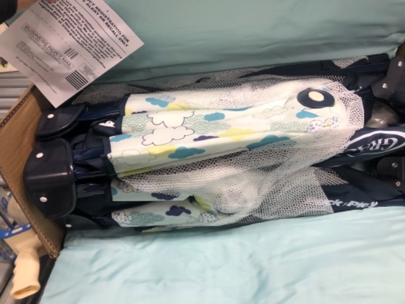 Photo 2 of Graco Pack 'n Play On The Go Playard Stratus