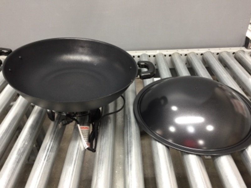 Photo 2 of Aroma Aew-305 Electric Wok