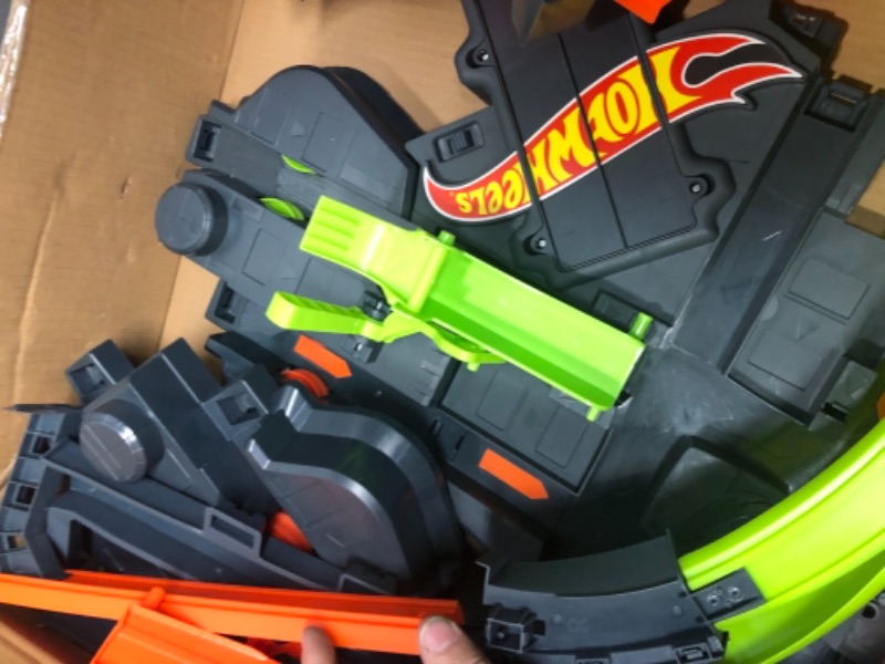 Photo 1 of GENERAL POST 
hot wheels car track unknown model 