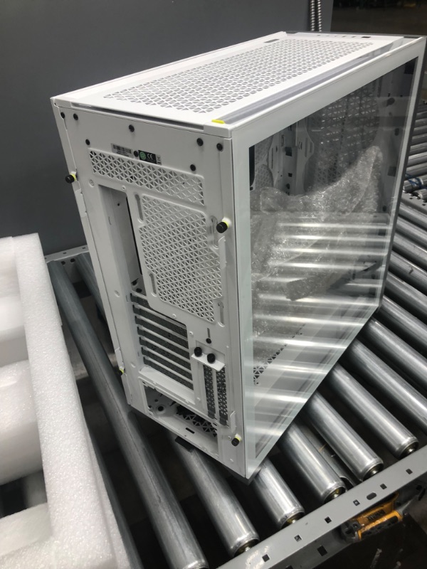 Photo 1 of Corsair 5000D Airflow Tempered Glass Mid-Tower ATX PC Case - White