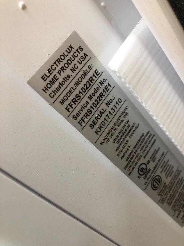 Photo 5 of *MISSING remote and manual*
FRIGIDAIRE FFRS1022R1 10000 BTU 115-volt Slider/Casement Room Full-Function Remote Control Window Air Conditioner, 10,000, White
