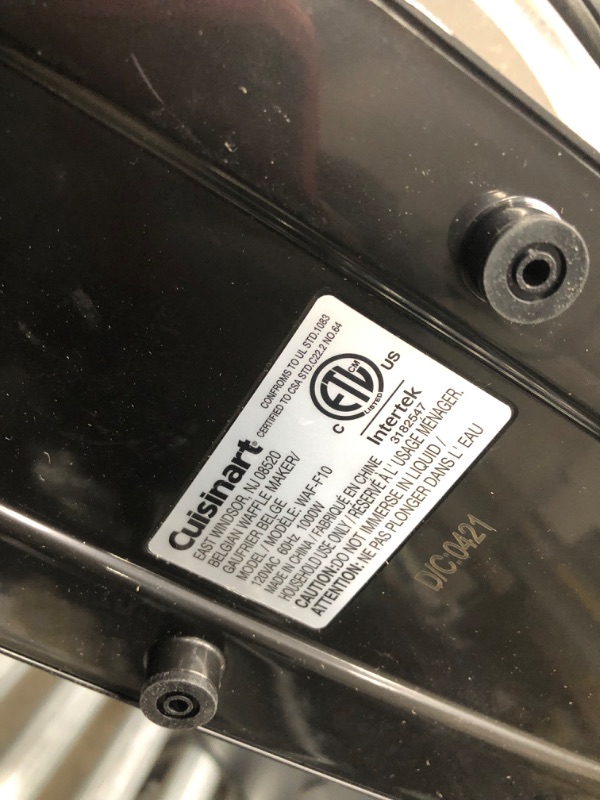 Photo 1 of *USED*
*SEE last picture for damage*
Cuisinart Waffle Maker, Round Flip Belgian, Stainless steel
