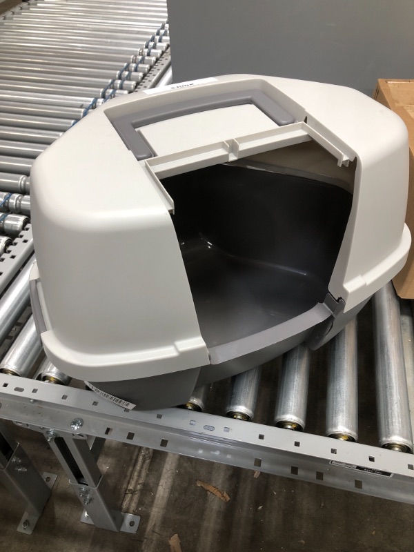 Photo 2 of *USED*
*MISSING flap/ door and scoop*
IRIS USA Large Hooded Corner Litter Box with Scoop, 21 x 16.13 x 14.25 inches

