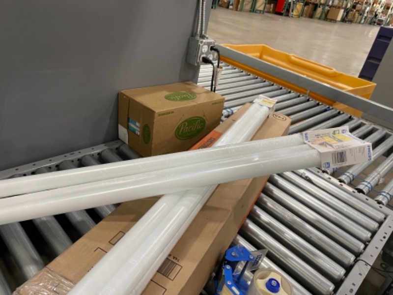 Photo 4 of 40-Watt 4 ft. Linear T12 ALTO Fluorescent Tube Light Bulb Bright White (3000K) (4-Pack)
