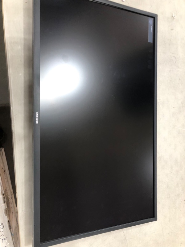 Photo 2 of Samsung - UJ59 Series U32J590UQN 32" LED 4K UHD FreeSync Monitor (DisplayPort, HDMI)