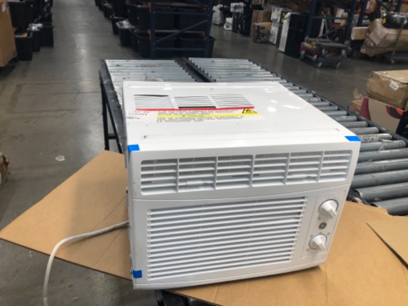 Photo 2 of 5,000 BTU 115-Volt Window Air Conditioner for 150 sq. ft. Rooms in White

//TESTED, POWERS ON//COSMETIC DAMAGE, SEE PICTURE 
