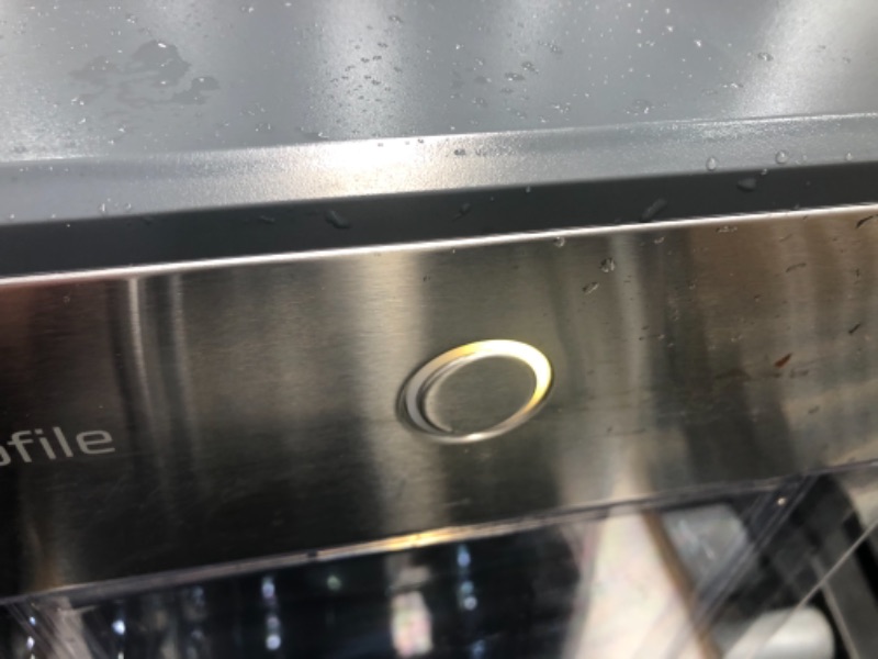 Photo 4 of PARTS ONLY  GE Profile Opal | Countertop Nugget Ice Maker with Side Tank | Portable Ice Machine with Bluetooth Connectivity | Smart Home Kitchen Essentials | Stainless Steel Finish | Up to 24 lbs. of Ice Per Day
TURNS ON BUT DOES NOT MAKE ICE
//TESTED, PO