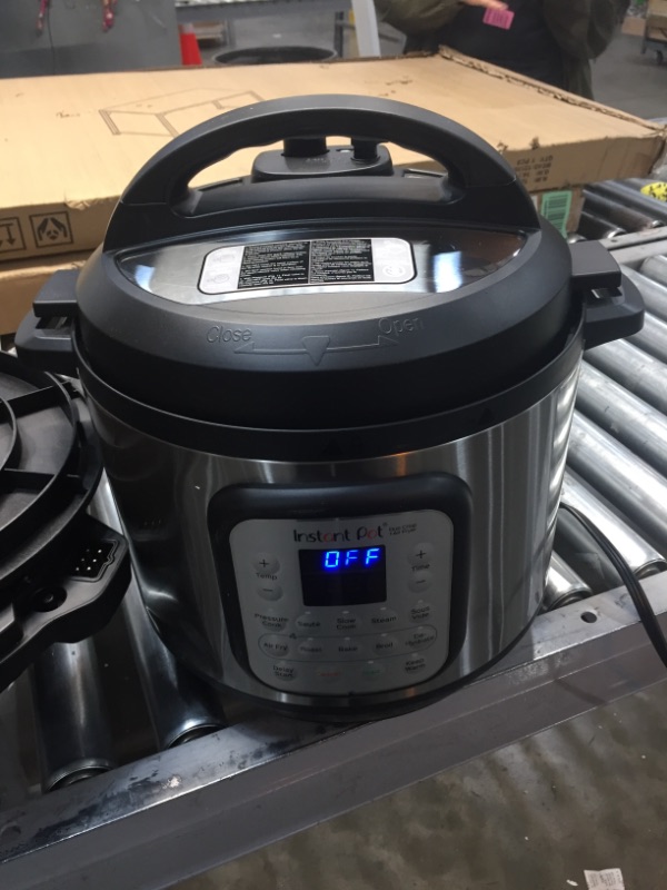 Photo 3 of Instant Pot 8 Qt. Silver Duo Crisp Air Fryer with EPC Combo

//MINOR DAMAGE WITH CRACKED LID 

                                           
