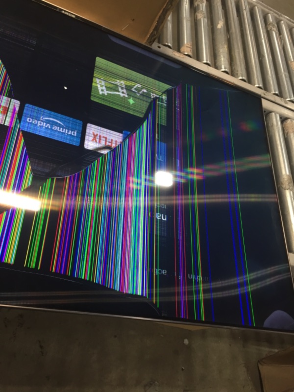 Photo 2 of  //MAJOR DAMAGE TO SCREEN TESTED AND DOES TURN ON 

Sony X950H 55-inch TV: 4K Ultra HD Smart LED TV with HDR and Alexa Compatibility - 2020 Model

