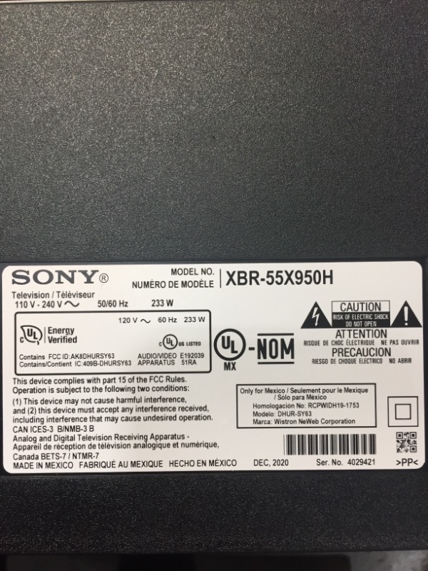 Photo 4 of Sony X950H 55-inch TV: 4K Ultra HD Smart LED TV with HDR and Alexa Compatibility - 2020 Model

//MAJOR DAMAGE TO SCREEN TESTED AND DOES TURN ON 
