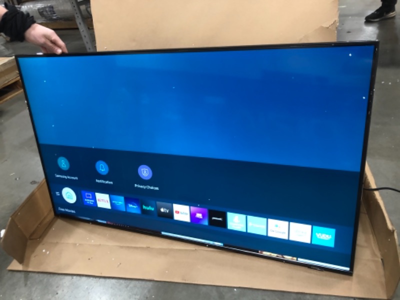 Photo 3 of **INCOMPLETE**
SAMSUNG 50-Inch Class Crystal UHD AU8000 Series - 4K UHD HDR Smart TV 