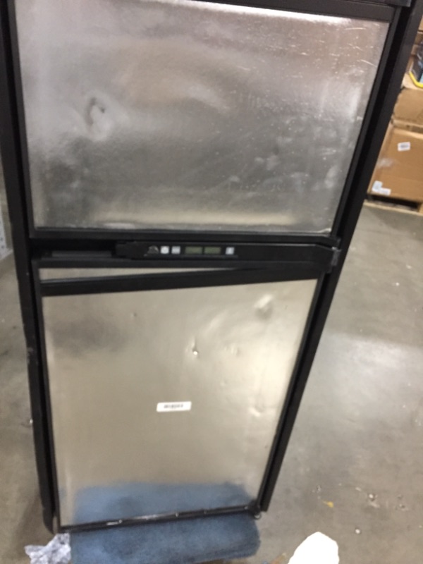 Photo 4 of ***PARTS ONLY NON FUNCTIONAL*** SOME COSMETIC DAMAGE*** DOES NOT POWER ON***
Norcold® Polar 7LX Refrigerator, 7 cu. ft. 2-way, Right Swing Door (NA7LXR)