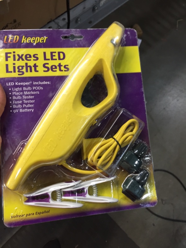 Photo 2 of Ulta-lit U74 3203CDX LED Light Diagnostic and Repair Tool Kit
