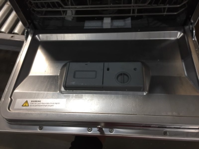 Photo 3 of **damaged ** BLACK+DECKER BCD6W Compact Countertop Dishwasher, 6 Place Settings, White
