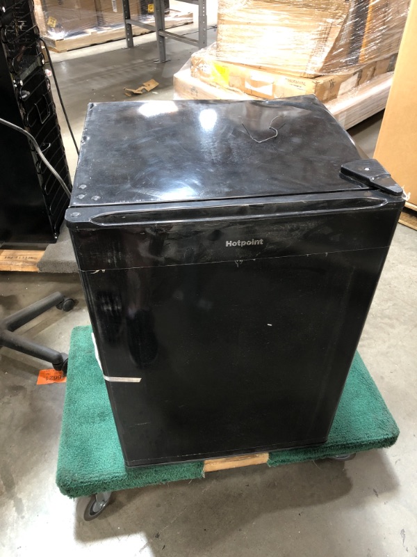 Photo 3 of 
GE HME03GGMBB Hotpoint Compact Refrigerator, 2.7 Cu Ft, Black
Size:2.7 Cu Ft
Color:Black