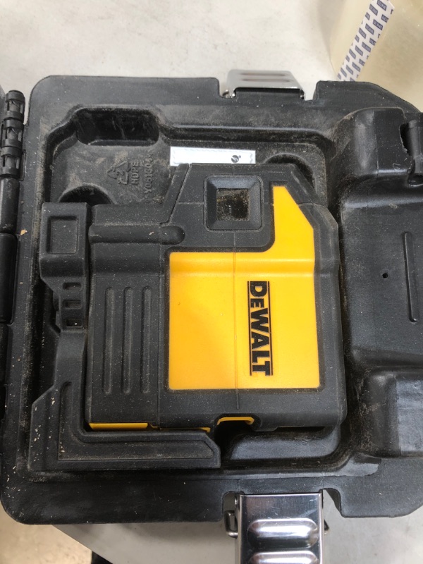 Photo 1 of 165 ft. Red Self-Leveling 5-Spot & Horizontal Line Laser Level with (3) AA Batteries & Case
