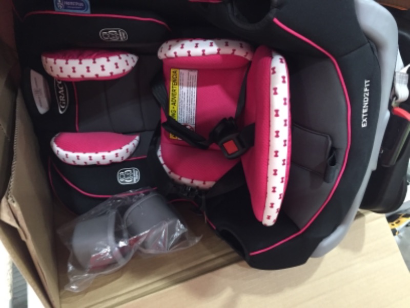 Photo 3 of Graco Extend2Fit Convertible Car Seat, Ride Rear Facing Longer with Extend2Fit, Kenzie
