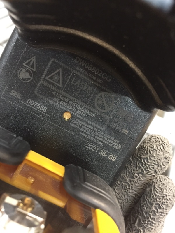 Photo 1 of *USED*
DEWALT 55 ft. Green Self-Leveling Cross Line Laser Level with (2) AA Batteries & Case