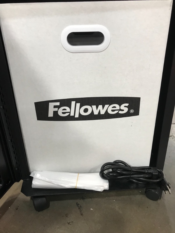 Photo 9 of Fellowes Powershred 225i 100% Jam Proof 20-Sheet Strip-Cut Shredder (3322001)
NOT BOXED!