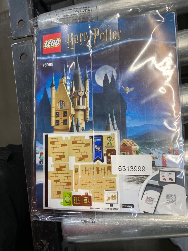 Photo 1 of LEGO Harry Potter Hogwarts Astronomy Tower 